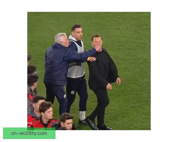 内维尔批罗梅罗频现曼联寻新帅