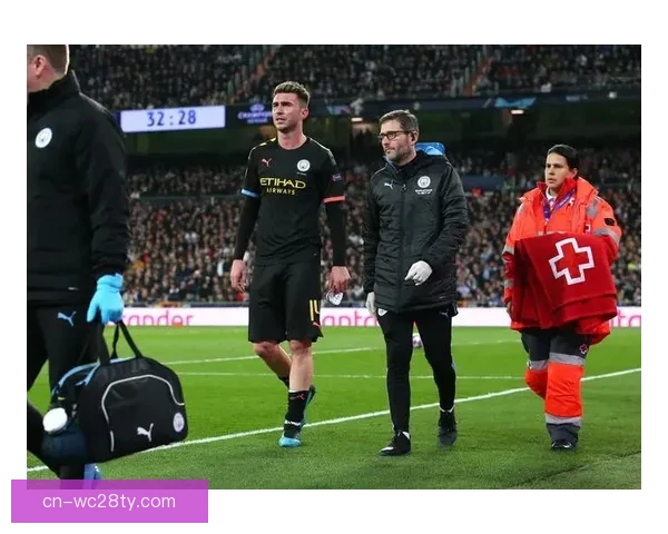 今日埃斯特旺腿筋不适接受检查